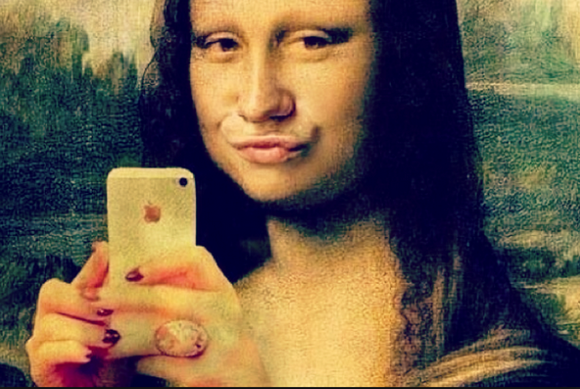 Mona Lisa taking a selfie